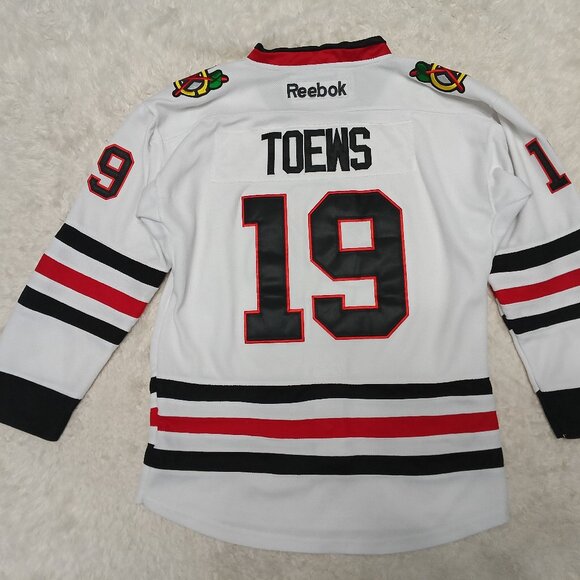 Chicago Blackhawks Jersey Youth Large NHL Hockey Jonathan Toews 19 Reebok Captai - Picture 3 of 9